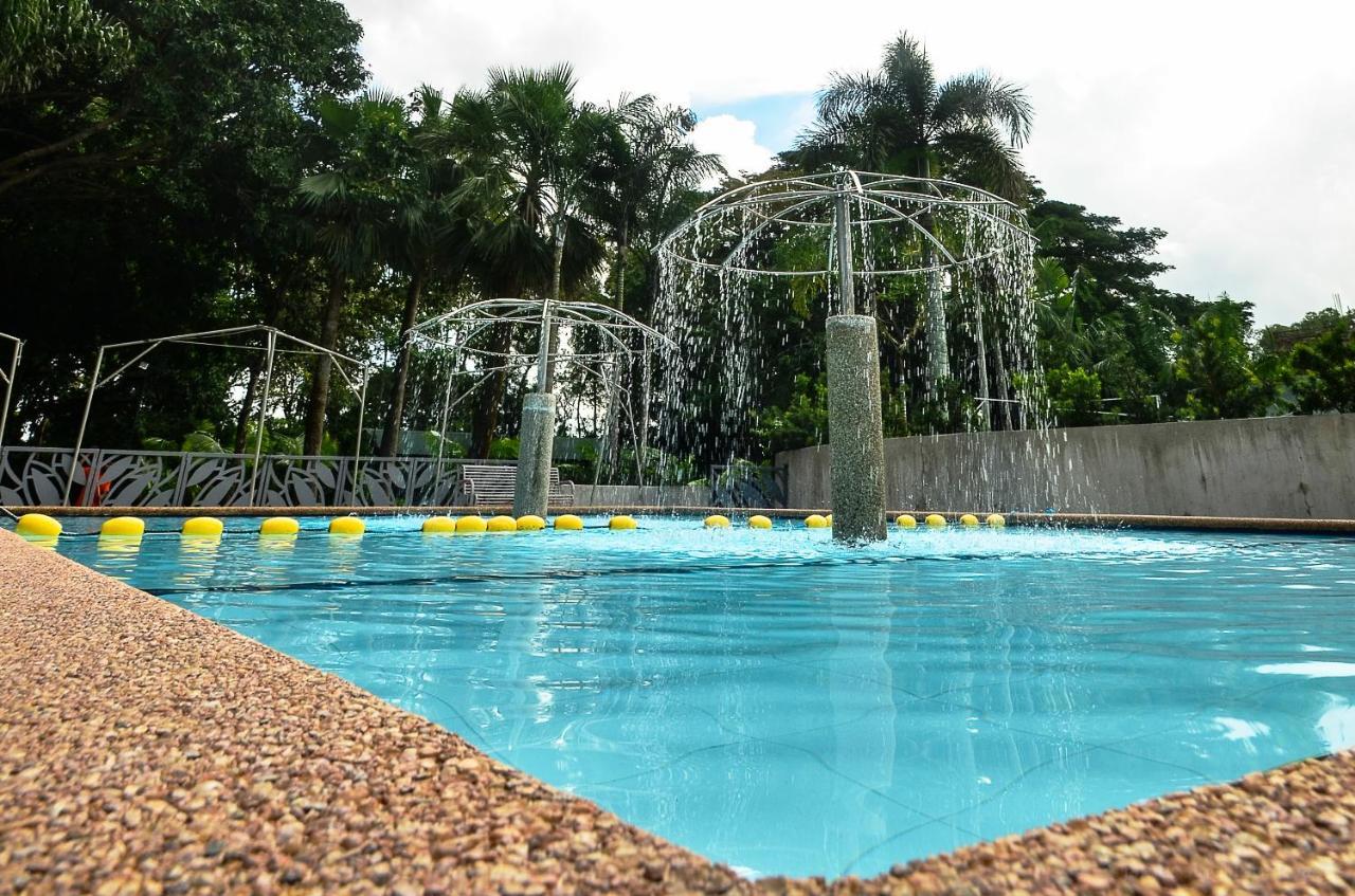 Nature'S Village Resort Bacolod Exterior foto